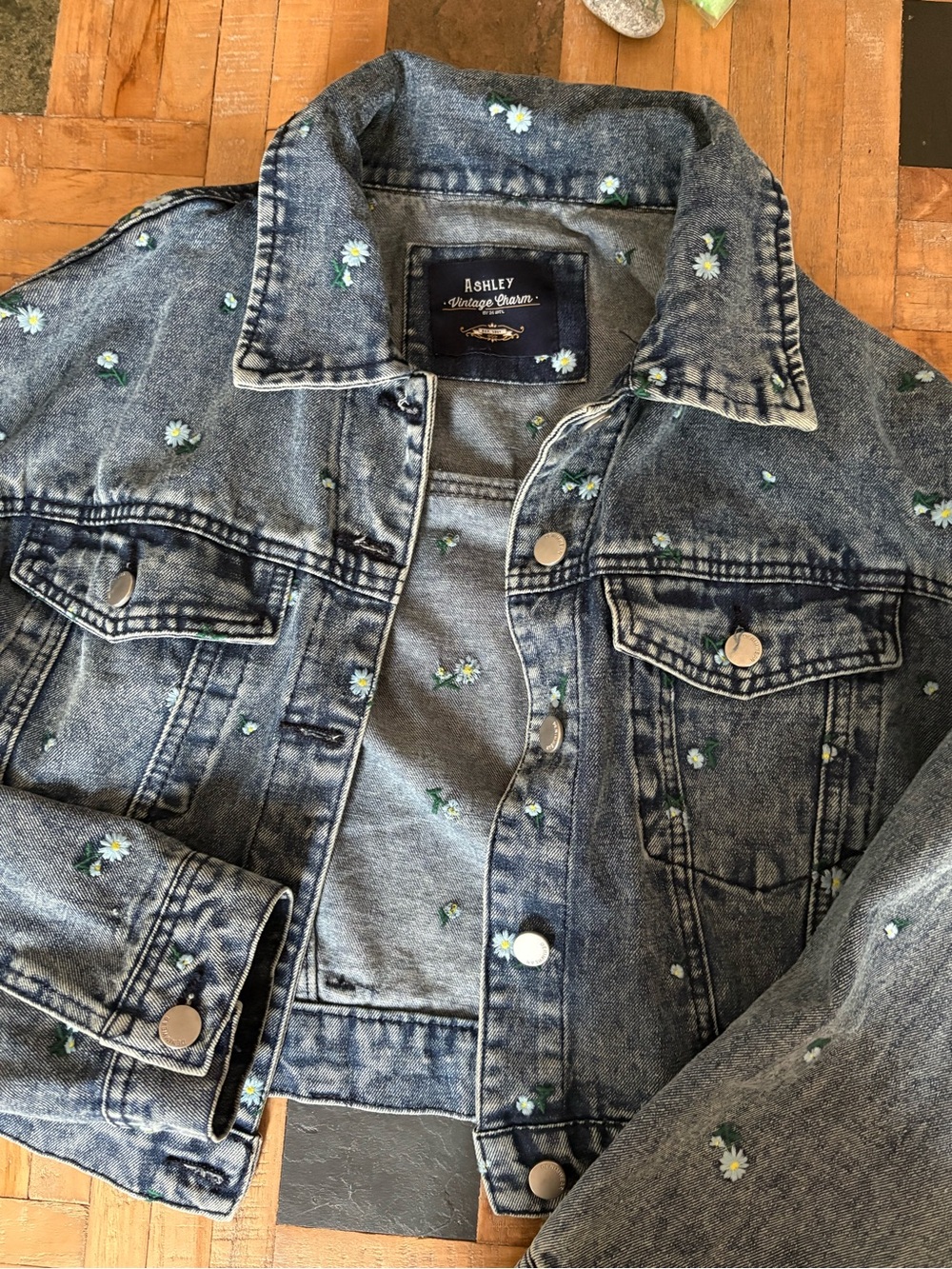 Ashley Blue Denim Jacket with Daisy Embroidery - size M or L